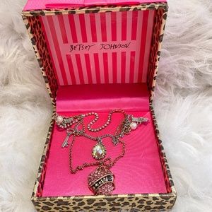 Betsey Johnson Layered Love Heart Charm Necklace Y2K Fashion Jewelry